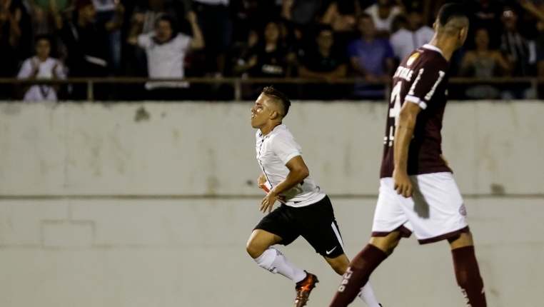 Corinthians empata com a Ferroviária e termina a fase grupo em primeiro
